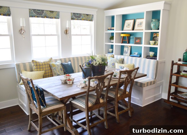 House Crashing: A Complete Guide to the Phenomenon 31 Banquette seating