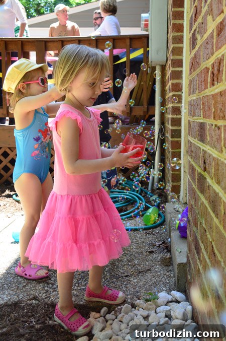 Pink and Gold Kids Party Ideas: Decorations, Cake & Outfit Tips 14 Giant bubbles