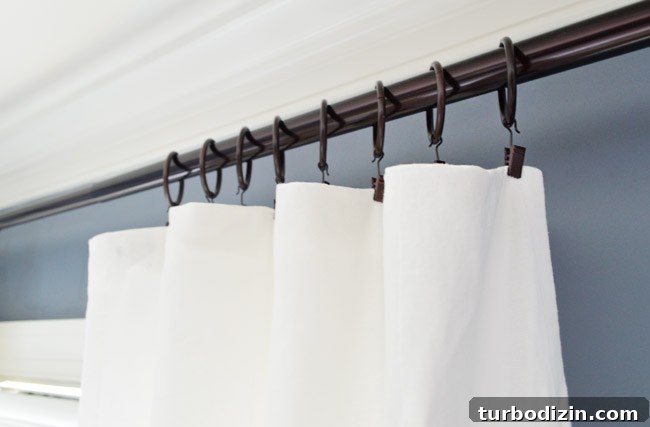 Curtain swoops detail