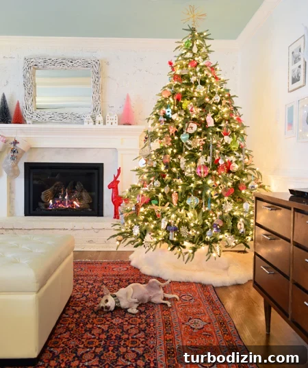 Affordable Holiday Decorating Ideas for a Festive Home 4 Tree-Burger