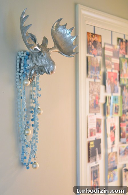 Affordable Holiday Decorating Ideas for a Festive Home 10 Tree-Moose