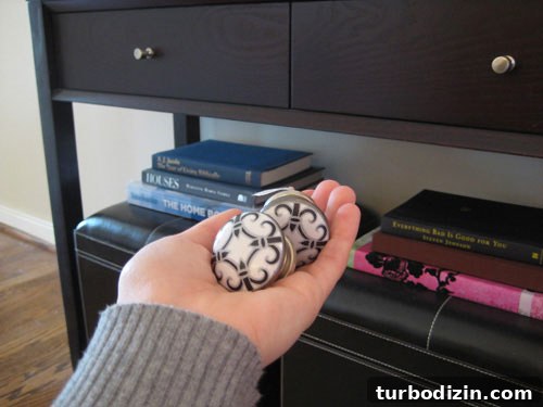 update-a-console-table-with-new-drawer-pulls-hardware update-a-console-table-with-new-drawer-pulls-hardware