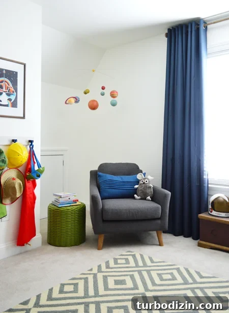 Boys Outer-Space-Bedroom-Reading-Corner