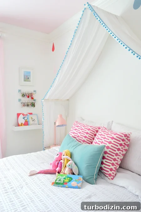 GirlsRoom-Canopy-Bed-Detail