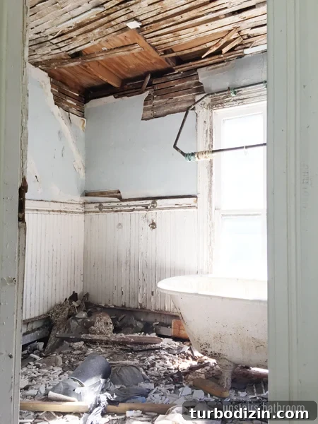 We Bought Our First Home — How We Did It and What to Expect 12 beach-house-upstairs-bathroom