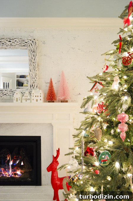 Holiday Home Tour: Step Inside Our Festive Christmas Tree Display 5 xmas-decor-living-tree-detail