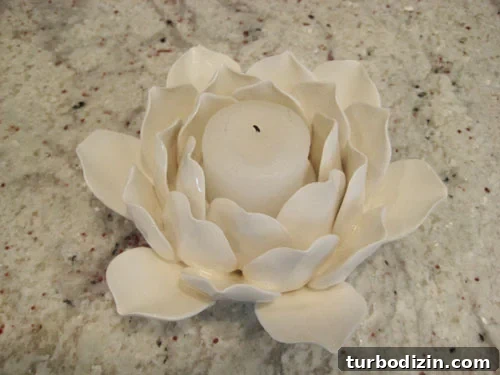 White-Hot Trends: What’s Driving the White Color Craze in 2026 3 Ceramic votive holder