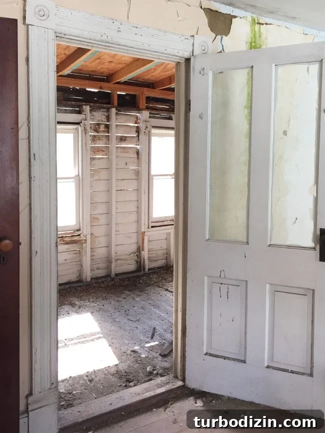 Beach House Before and After: Upstairs Transformation 14 img 88563 13