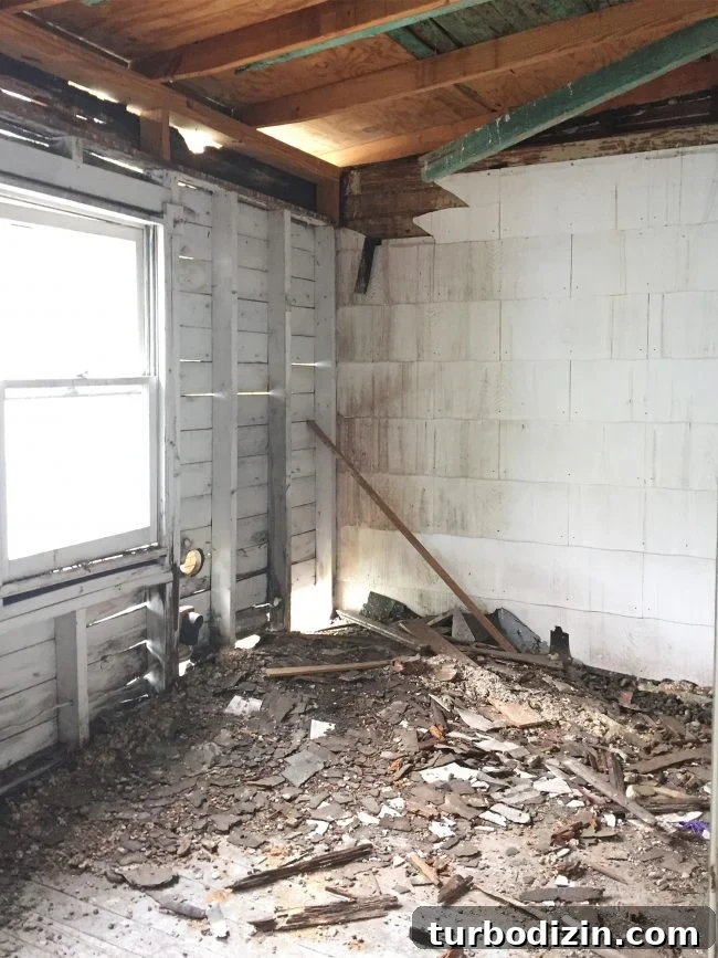 Beach House Before and After: Upstairs Transformation 17 img 88563 16
