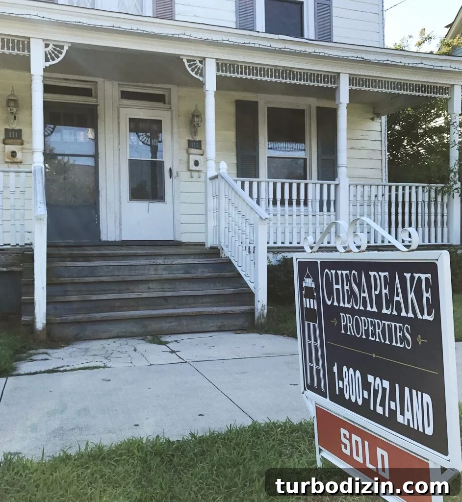 Duplex Front Porch Makeover: Stylish Curb Appeal Ideas 7 img 90433 6