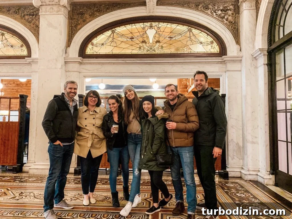 Seeing Another Blogger’s Home in Person: What Surprises Await? 2 Group photo of bloggers in Chicago