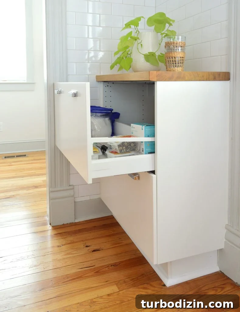 Beach House Kitchen Organization: Smart Layouts & Storage Ideas 9 img 93484 11