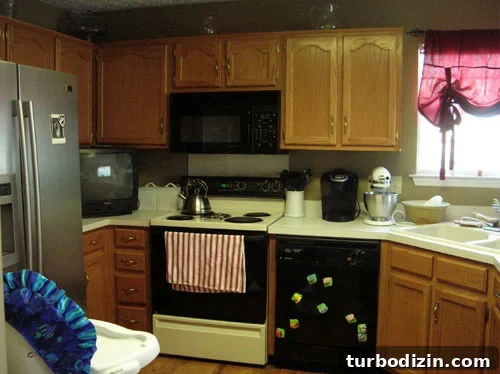kitchen-makeover-before-picture kitchen-makeover-before-picture